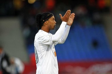 Ronaldinho Twitter’ı salladı
