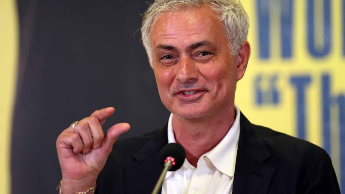 Fenerbahçe'de Jose Mourinho'nun raporu ortaya çıktı! 1 transfer ve 6 futbolcu...