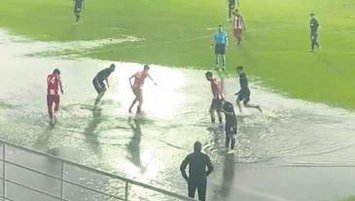 U19 Ligi’nde zemin göl oldu