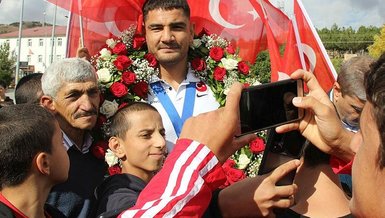 Dünya Güreş Şampiyonu Taha Akgül'e memleketi Sivas'ta coşkulu karşılama!