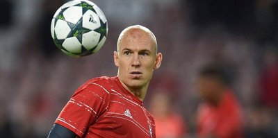 Robben imza atıyor