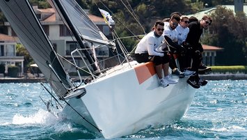 Kazananlara ödülleri verildi