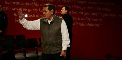 Dursun Özbek, Galatasaray'a veda etti