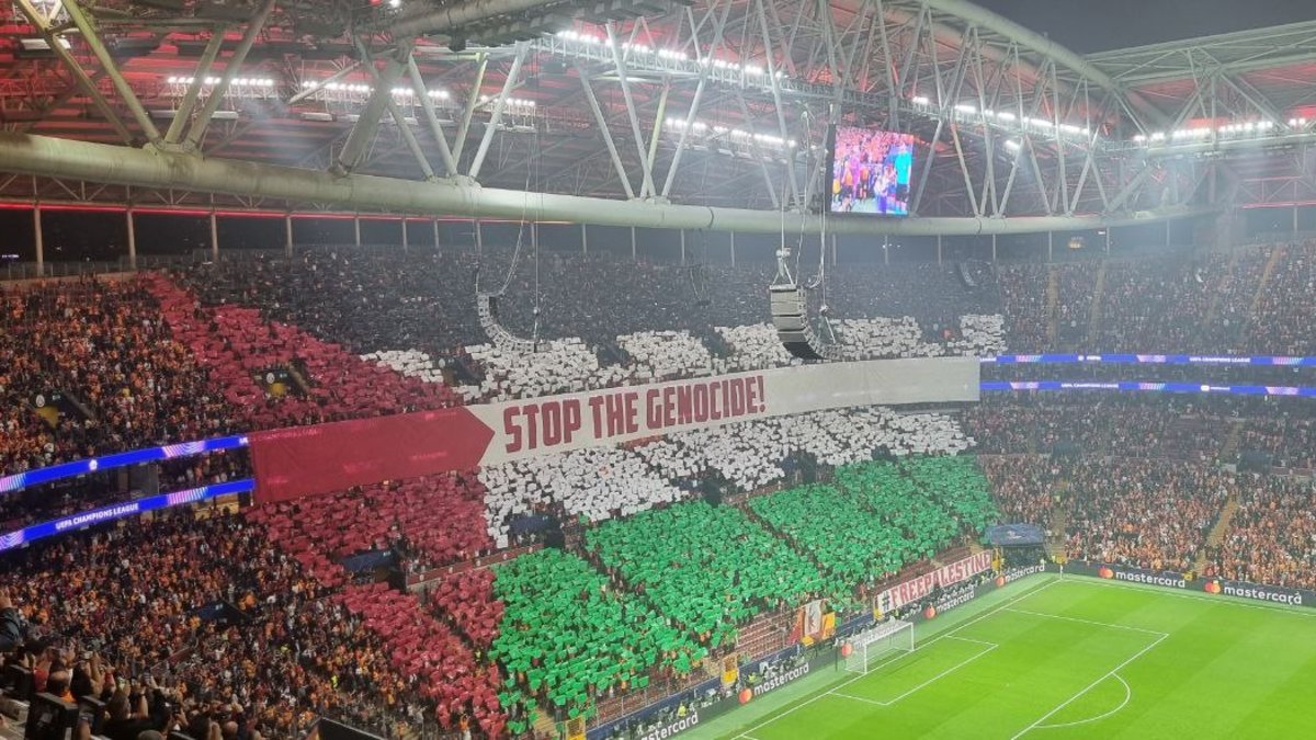 Galatasaray taraftarından dünyaya ses getiren mesaj: Filistin'deki soykırımı durdurdun! Galatasaray taraftarından dünyaya ses getiren mesaj: Filistin'deki soykırımı durdurdun!