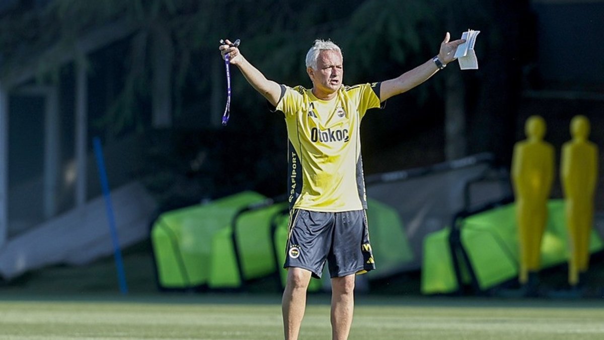 FENERBAHÇE HABERİ: Ahmet Çakar'dan dikkat çeken Jose Mourinho eleştirisi! Koskoca bir sıfır FENERBAHÇE HABERİ: Ahmet Çakar'dan dikkat çeken Jose Mourinho eleştirisi! Koskoca bir sıfır