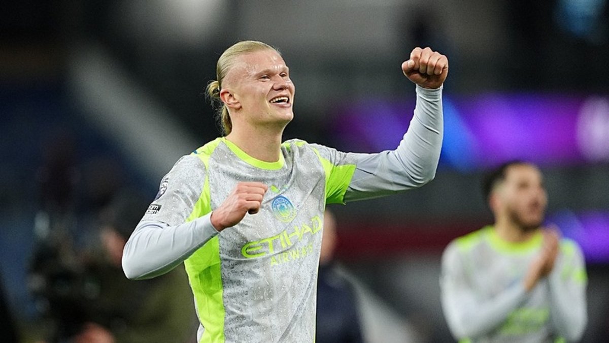 İngiltere Premier Lig'in yeni lideri Manchester City oldu!