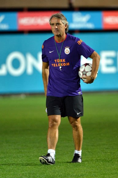 Mancini geldi, Twitter yıkıldı