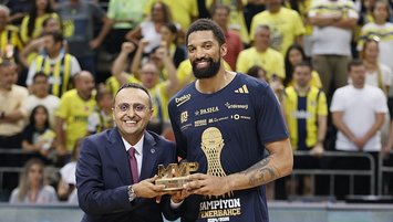 MVP 1 yıl daha Fenerbahçe'de