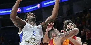 Galatasaray evinde rahat güldü