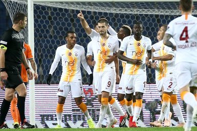 Başakşehir - Galatasaray maçından kareler