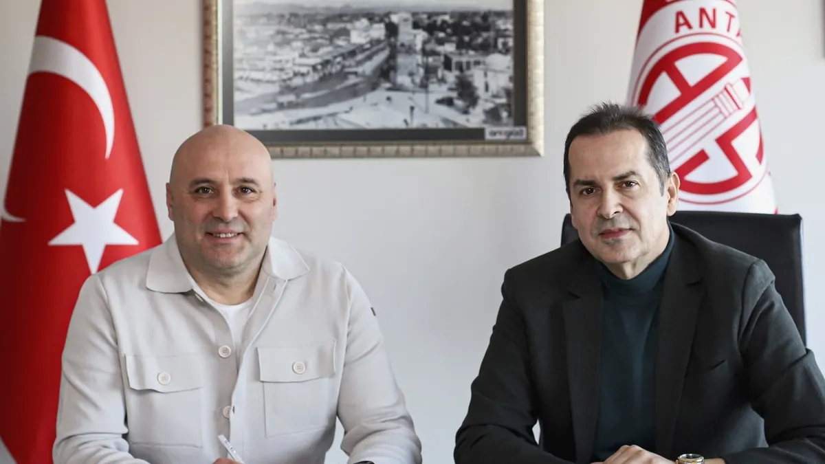 Hesap.com Antalyaspor'da Sami Uğurlu dönemi resmen başladı!