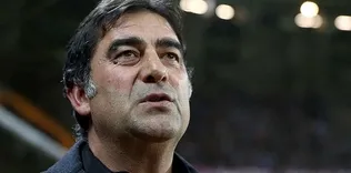 Biri bana izah etsin