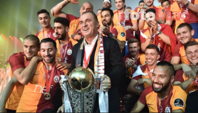 Galatasaray’dan Şampiyonlar Ligi bombası! Canlı yayında açıklandı... Son dakika transfer haberleri