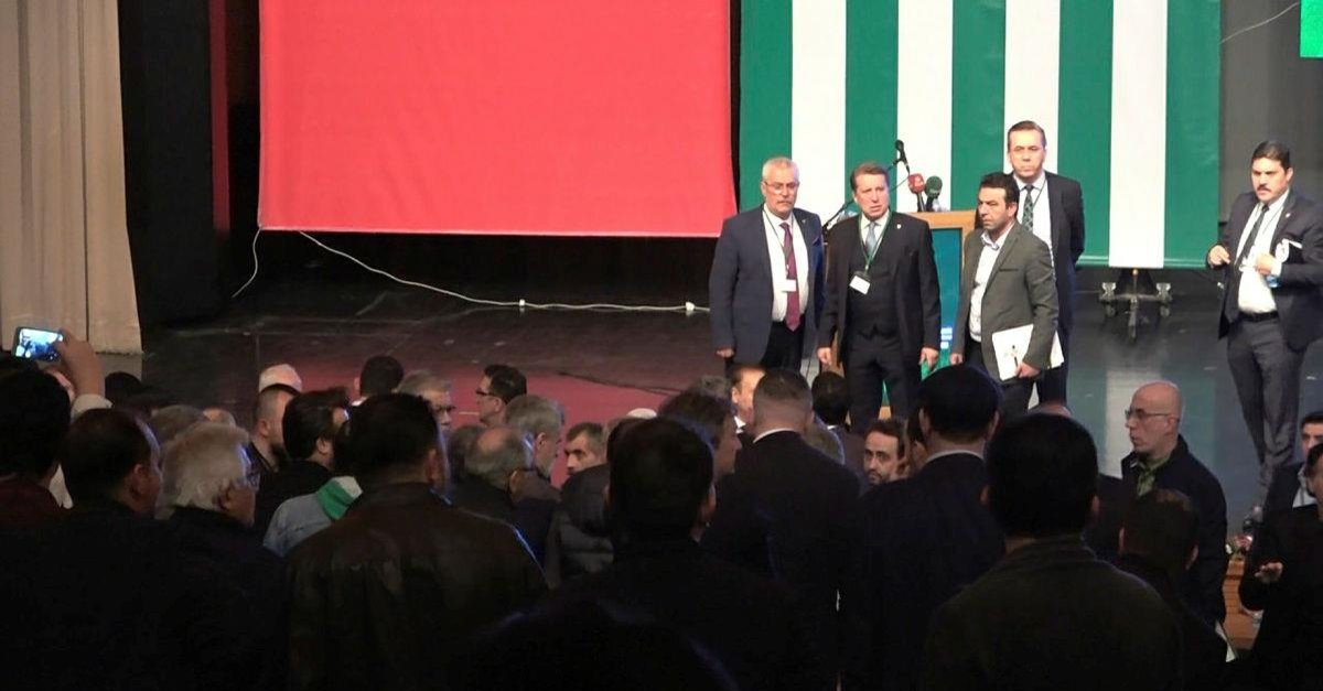 Bursaspor Mali Genel Kurulu Nda Kavga Cikti Son Dakika Bursaspor Haberleri Fotomac