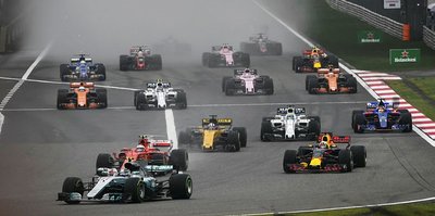 Formula 1'de heyecanı sürüyor