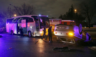 Ankara'da Zenit Kazan Voleybol takımını taşıyan otobüs kaza yaptı