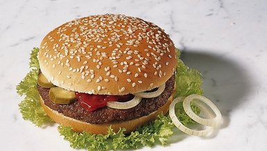 Evde hamburger yapımı? En lezzetli hamburger yapımı tarifi...