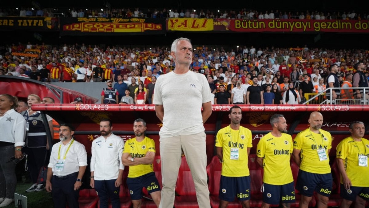 TRANSFER HABERİ - Fenerbahçe'de 3 ayrılık birden! İşte gelen teklifler TRANSFER HABERİ - Fenerbahçe'de 3 ayrılık birden! İşte gelen teklifler
