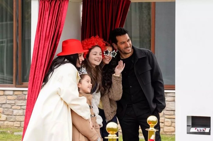 guller-ve-gunahlar-yeni-bolum-izle-kanal-d-guller-ve-gunahlar-20-bolum-1772882404971.jpeg Güller ve Günahlar son bölüm izle