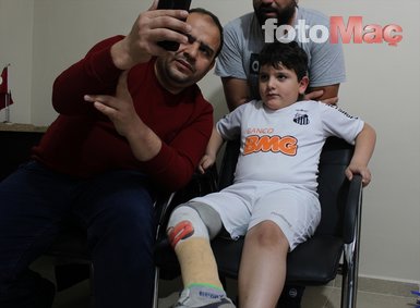 Suriye savaşında ayağını kaybeden küçük Hamis’e sürpriz! Mohammed Salah ve Santos...