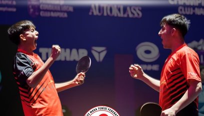 Türk masa tenisi gençlerinden dünya gümüşü!