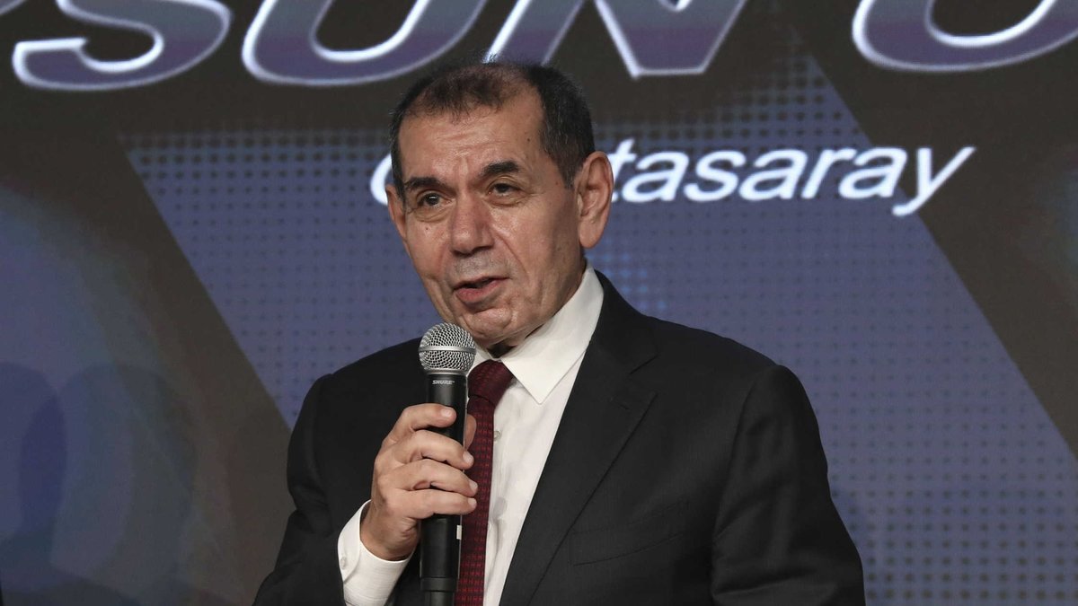 Dursun Özbek'in Dil Sürçmesi Galatasaray Toplantısını Renklendirdi mi?