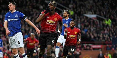 Manchester United, Cenk Tosun'lu Everton'ı devirdi