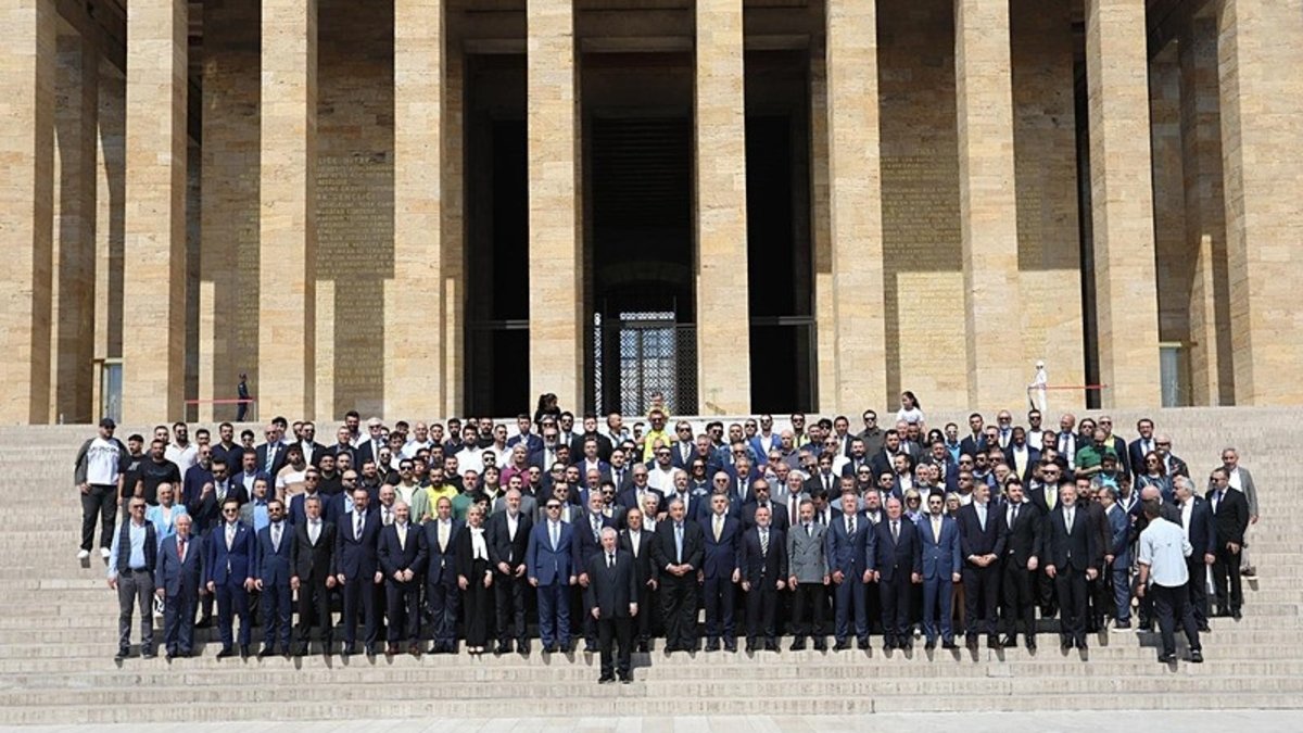 Aziz Yıldırım'dan kongre öncesi Anıtkabir ziyareti