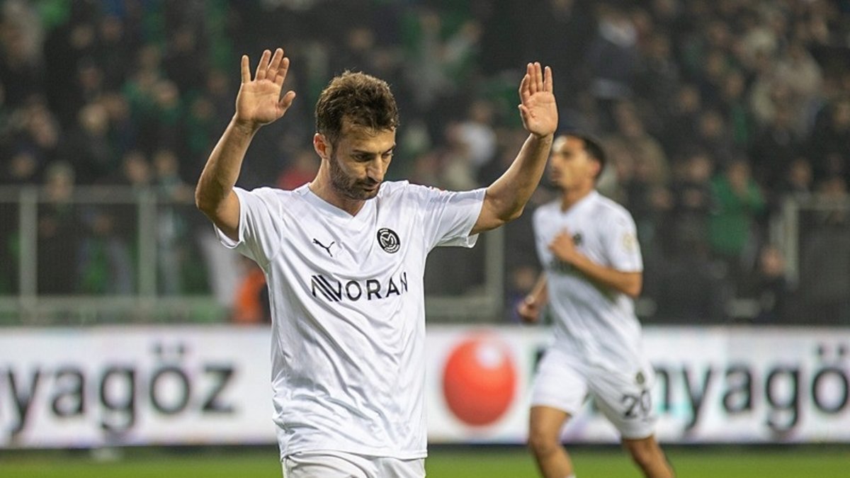 Aliağa FK  Burak ile  anlaştı