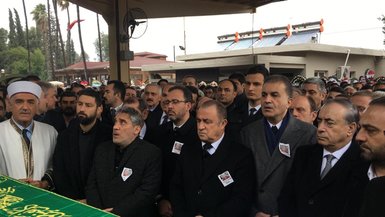 Galatasaray Teknik Direktörü Fatih Terim’in babası son yolculuğuna uğurlandı