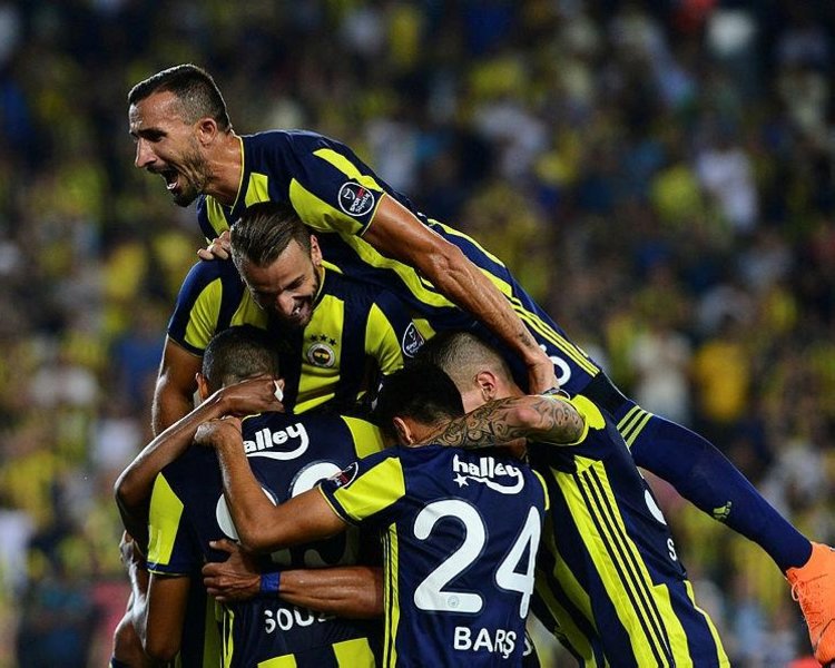 Fenerbahce 1 0 In Rovansinda Benfica Yi Konuk Ediyor Fotomac