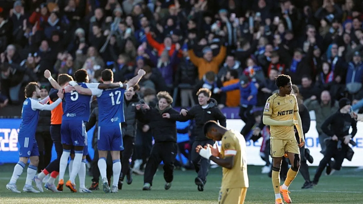 Macclesfield FA Cup'ta Crystal Palace'ı eledi!