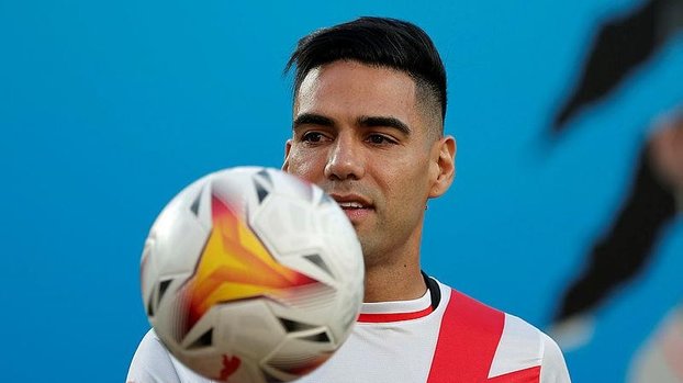 Falcao golle başladı