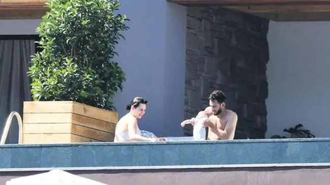 Son dakika spor haberi: Hakan Çalhanoğlu Inter ile sözleşme imzaladı ardından Bodrum'da tatile çıktı! - 1