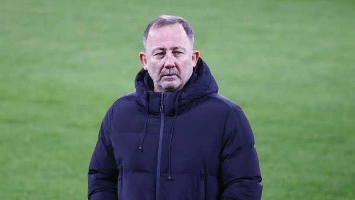 Beşiktaş'ta Sergen Yalçın sesleri! Solskjaer gönderilecek mi? Beşiktaş'ta Sergen Yalçın sesleri! Solskjaer gönderilecek mi?