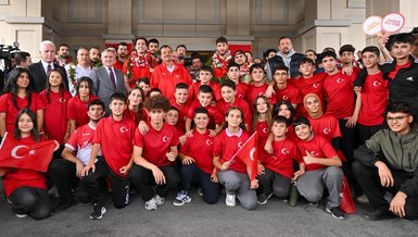 12 Dev Adam yükselişte