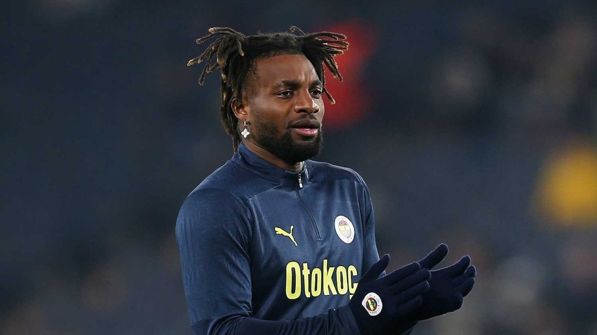 Fenerbahçe'den Allan Saint-Maximin'in doping iddialarına cevap geldi Fenerbahçe'den Allan Saint-Maximin'in doping iddialarına cevap geldi