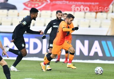Usta yazardan Emre Akbaba'ya sert sözler!