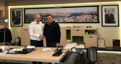 Yılmaz Vural Adana Demirspor’la ilk antrenmanına çıktı