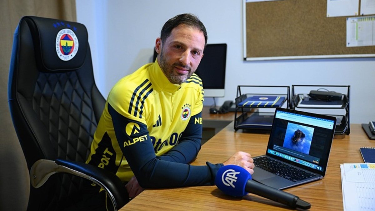 Fenerbahçe Teknik Direktörü Tedesco, AA'nın Yılın Kareleri oylamasına katıldı