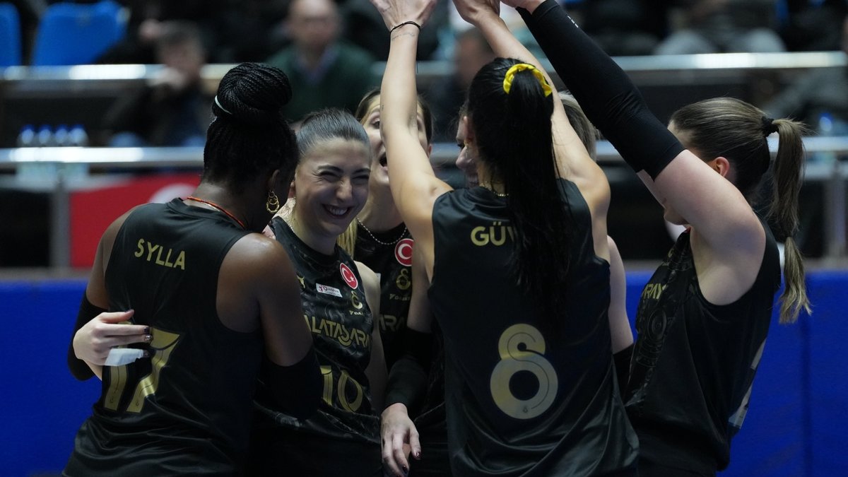 Galatasaray Daikin Aydın’da set vermedi