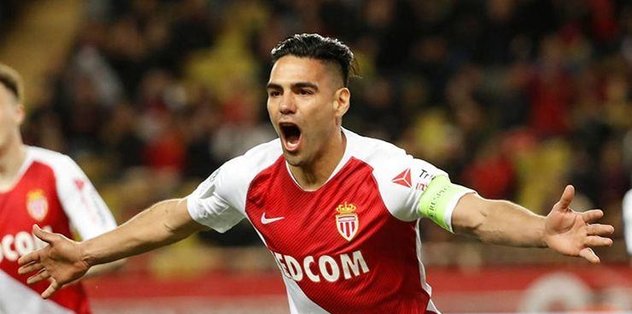 Yine Falcao!