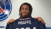 Ethan Mbappe PSG’yle imzaladı!