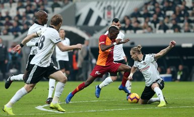 Beşiktaş - Galatasaray derbisinde gecenin hareketi Domagoj Vida’dan!