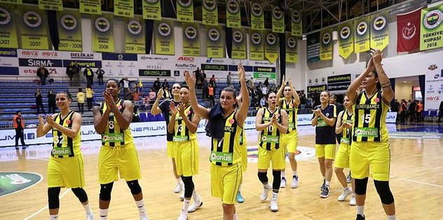 Kraliçeler zirve aşkına