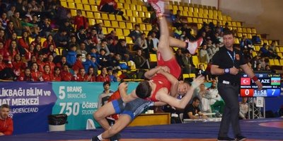 Yıldızlar Güreş Zafer Turnuvası start aldı