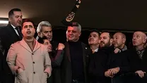 Alkışlar yönetime
