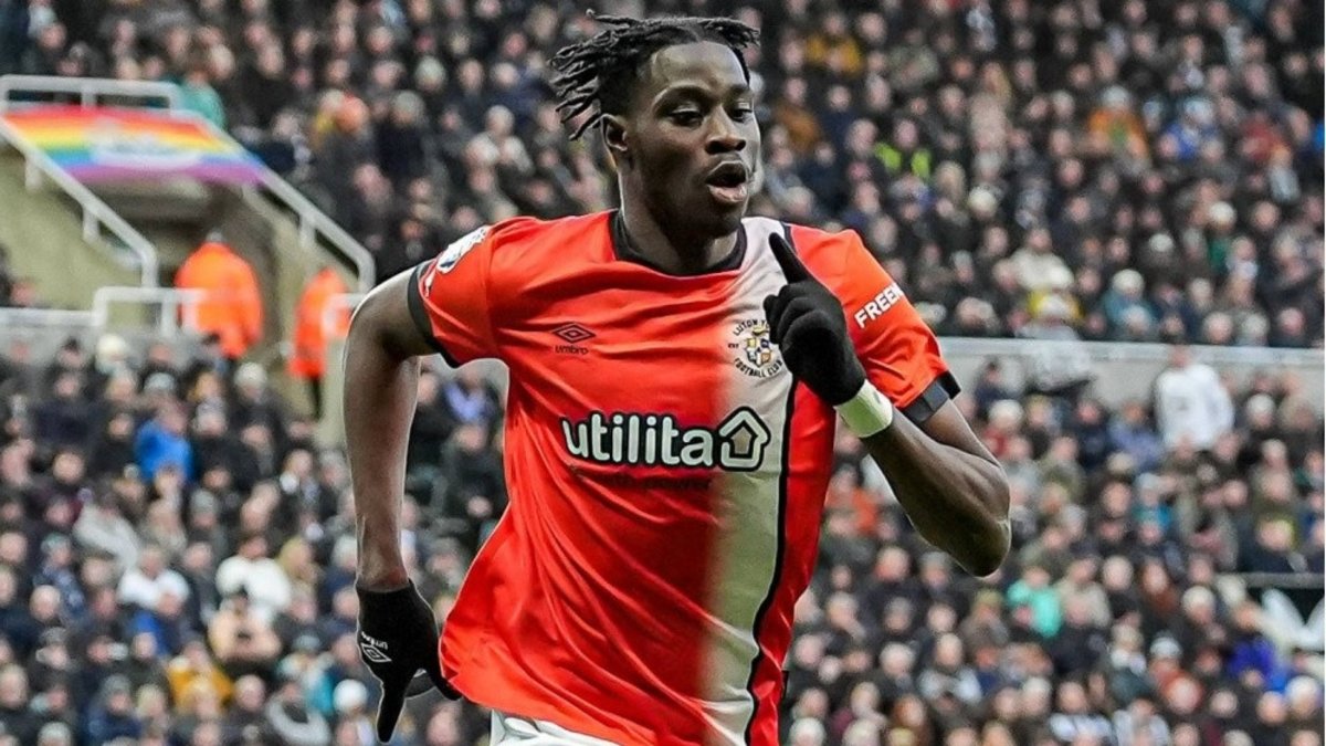 TRANSFER HABERİ: Trabzonspor'a Onuachu'nun ardından bir santrfor daha! O da Ada'dan gelecek TRANSFER HABERİ: Trabzonspor'a Onuachu'nun ardından bir santrfor daha! O da Ada'dan gelecek