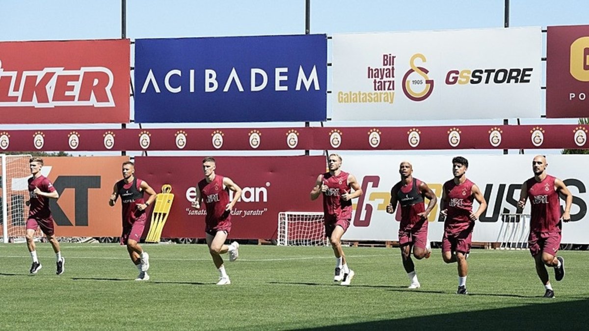 TRANSFER HABERİ - Galatasaray’da yıldız isimle yollar ayrılıyor! Fransız ekibi devrede TRANSFER HABERİ - Galatasaray’da yıldız isimle yollar ayrılıyor! Fransız ekibi devrede