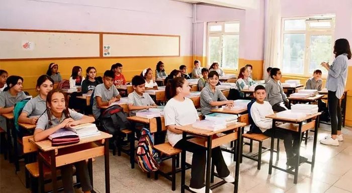 pazartesi-okul-var-mi-okul-tatili-uzatildi-mi-yarin-okullar-aciliyor-mu-5-subat-1707027506027.jpeg